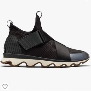 Sorel Kinetic Sneak Women’s 8 Black Chunky Slip On Sneaker Lug Scalloped Sole